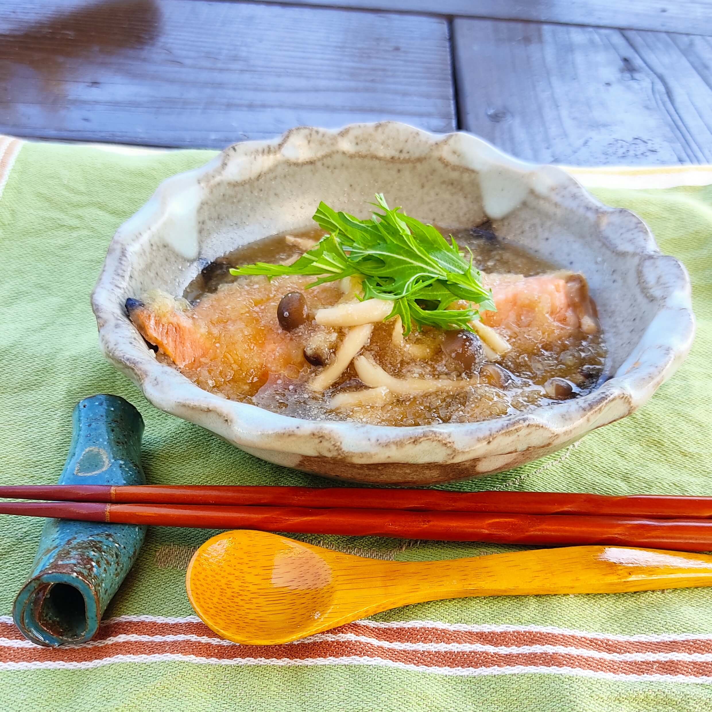 レンジ甘塩鮭のおろしあんかけ 　ポリラップ　レシピ