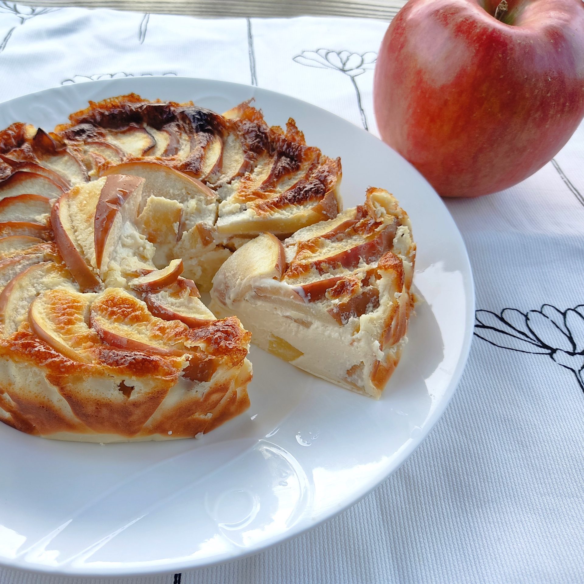 りんごのベイクドチーズケーキ　ポリラップ　レシピ