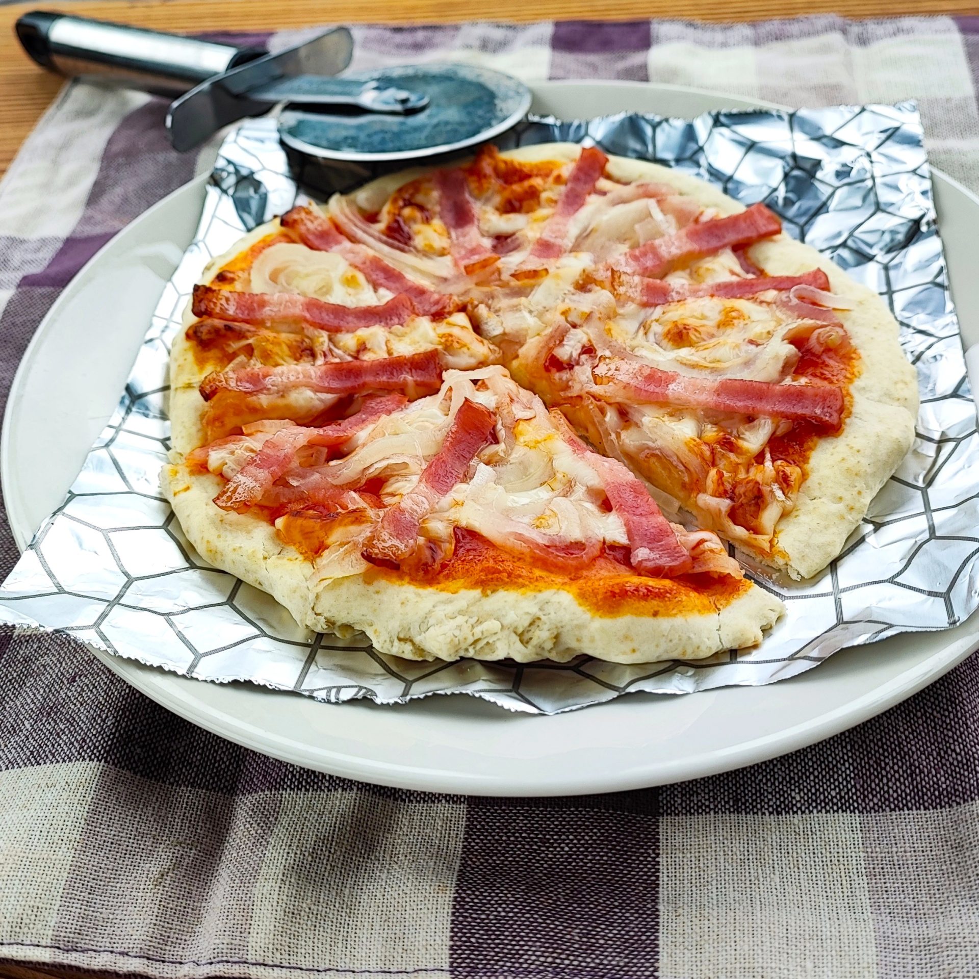 粉から作る即席ベーコンピザ　ポリラップ　レシピ